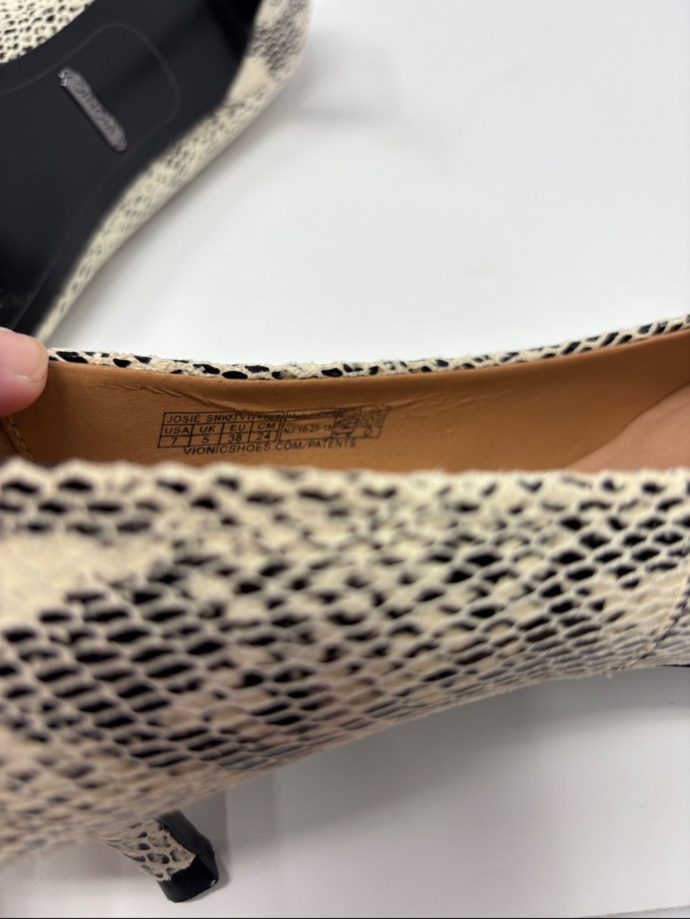 Vionic | 7 Josie Snake-Print Pointed Toe Flats in Cream and Black - Picture 7 of 7